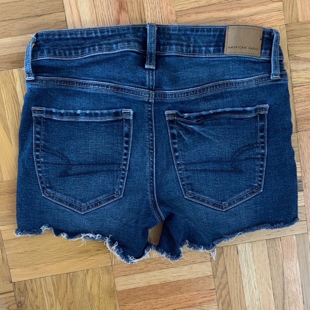 American Eagle Frayed Hem Denim Shorts - Women’s Size 2 - Picture 2 of 7